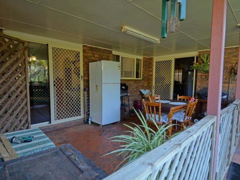 11 Cowan Crescent, Emerald QLD 4720
