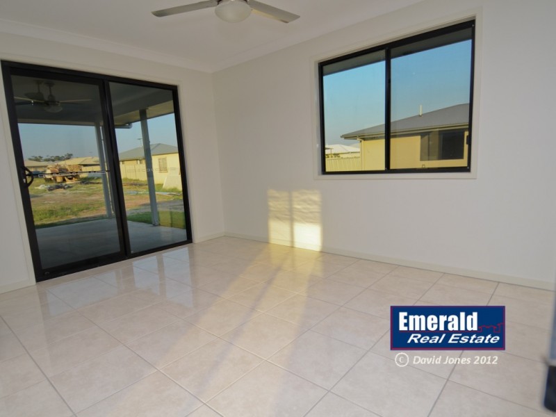 14 Kassidy St, Emerald QLD 4720