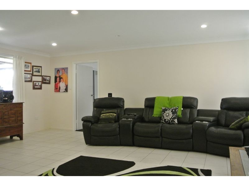 1 Peggy Court, Emerald QLD 4720