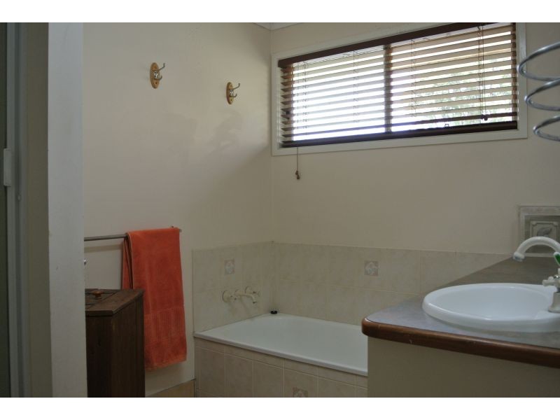 1 Peggy Court, Emerald QLD 4720