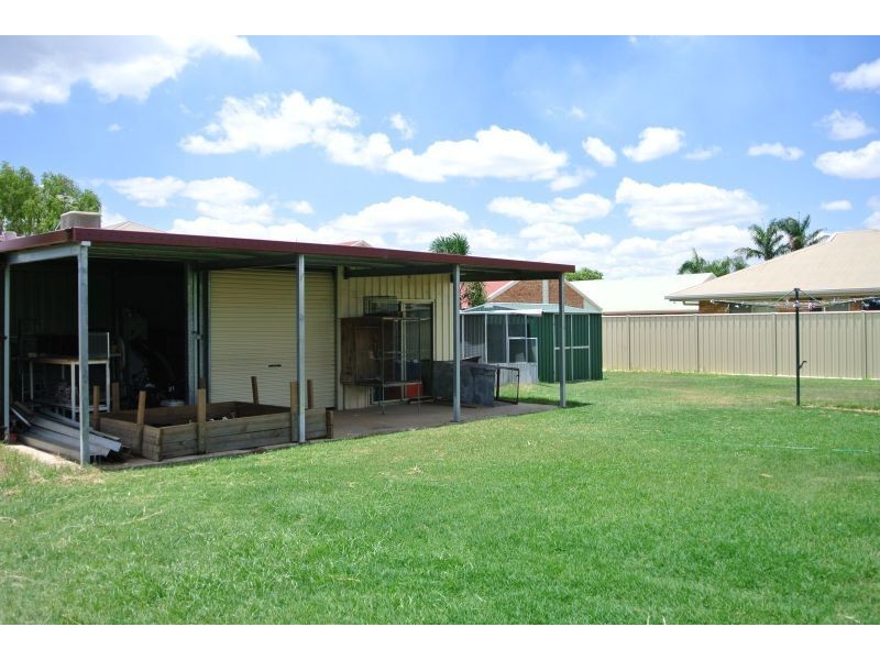 1 Peggy Court, Emerald QLD 4720