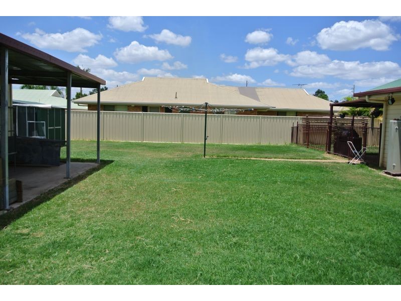 1 Peggy Court, Emerald QLD 4720