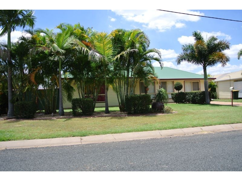 1 Peggy Court, Emerald QLD 4720