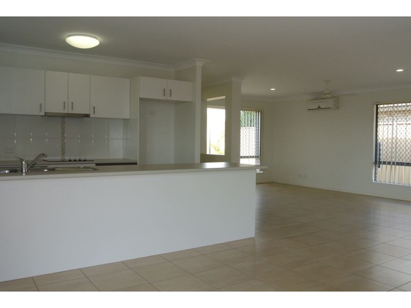 5 Hillcrest Street, Emerald QLD 4720