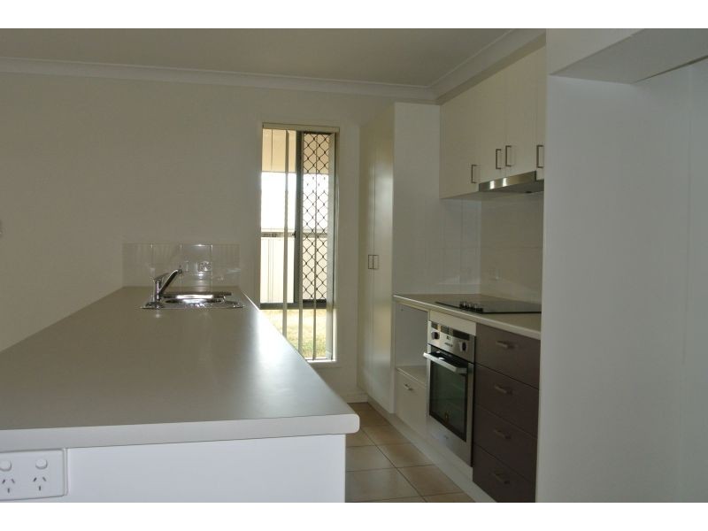 5 Hillcrest Street, Emerald QLD 4720