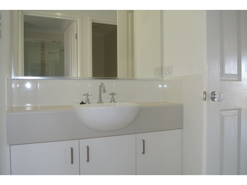 5 Hillcrest Street, Emerald QLD 4720