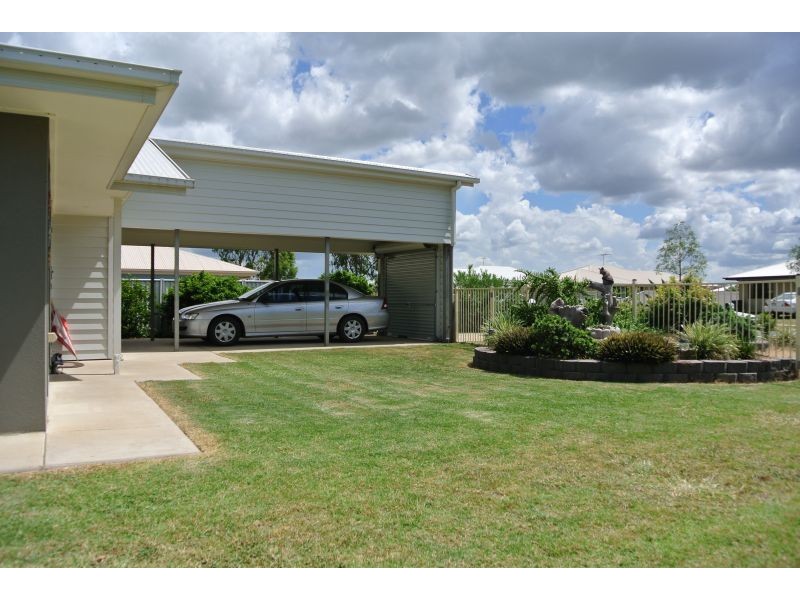 26 Desgrand Street, Emerald QLD 4720