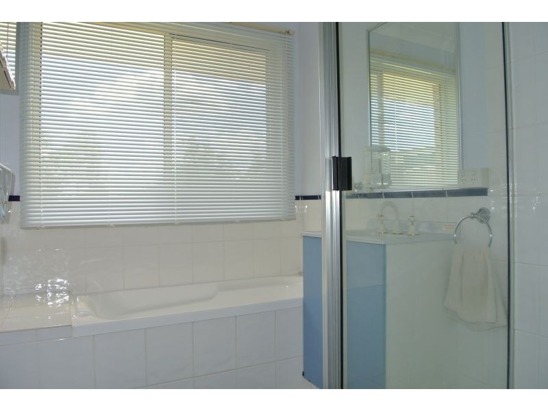 11B Crendon Street, Emerald QLD 4720