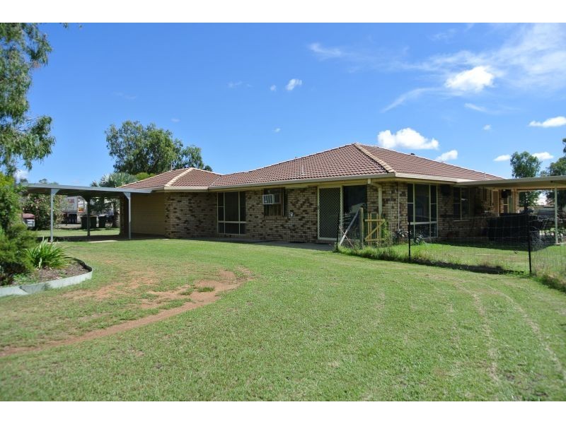 11B Crendon Street, Emerald QLD 4720