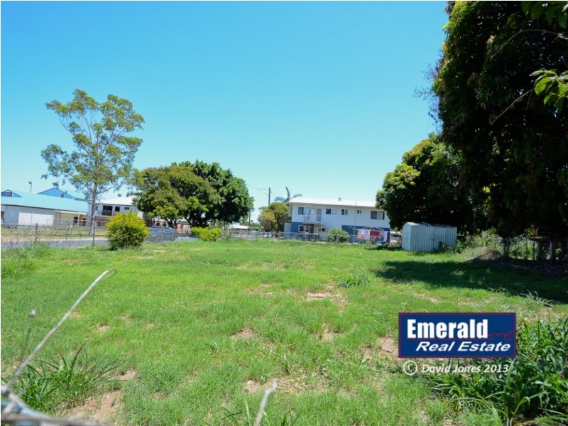 2 Brooks St, Emerald QLD 4720