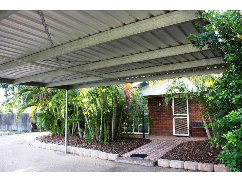 6 Oxley Court, Emerald QLD 4720