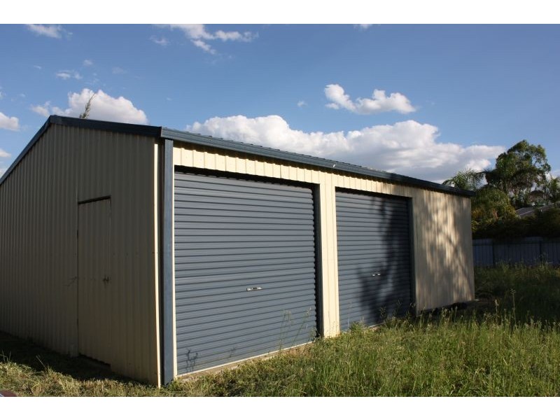 6 Oxley Court, Emerald QLD 4720