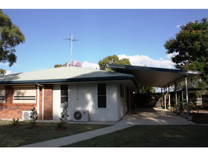 6 Oxley Court, Emerald QLD 4720
