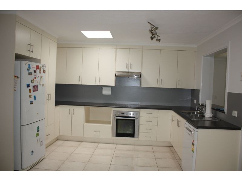 6 Oxley Court, Emerald QLD 4720
