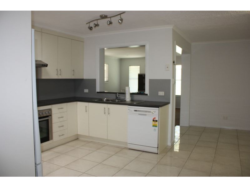 6 Oxley Court, Emerald QLD 4720