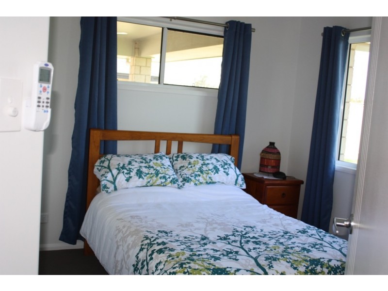 6 Canterbury Road, Emerald QLD 4720