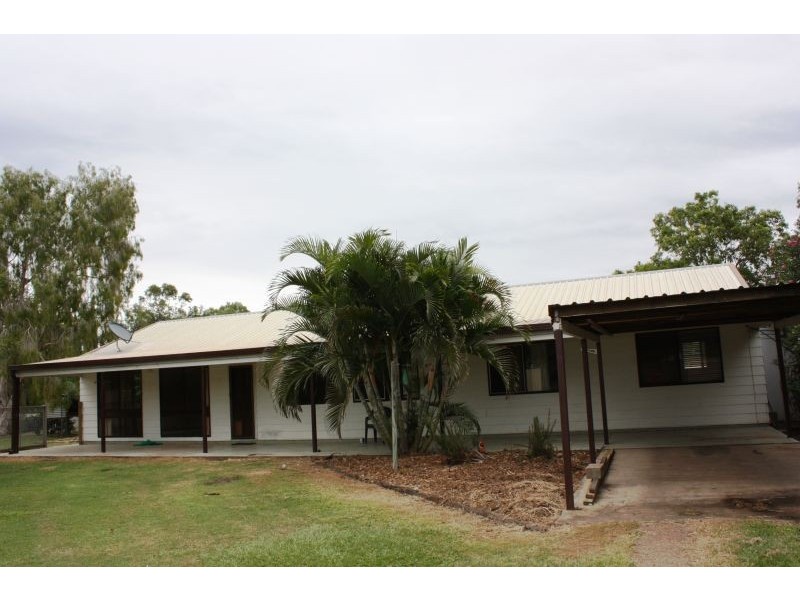 11 Campbell Street, Emerald QLD 4720