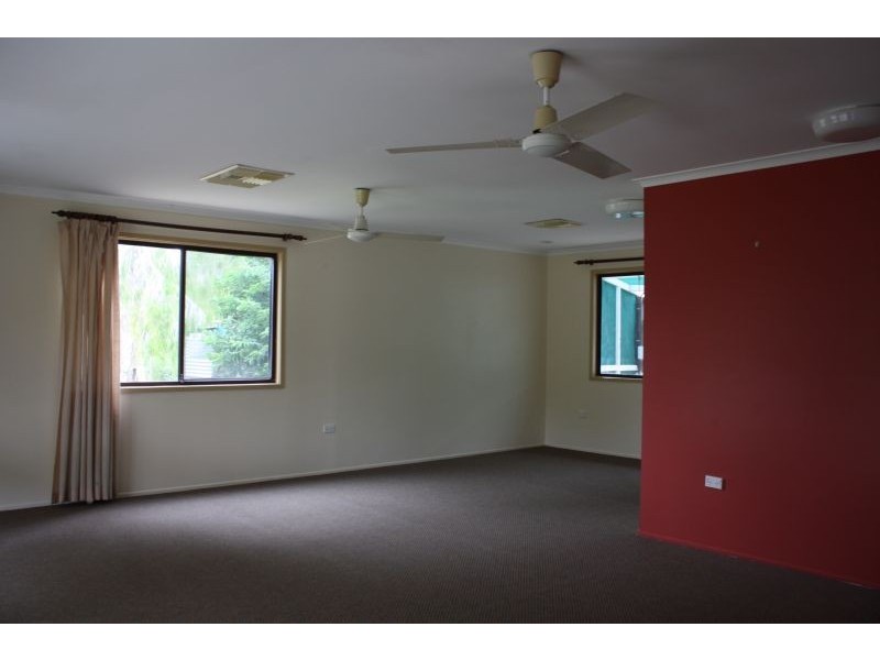 11 Campbell Street, Emerald QLD 4720