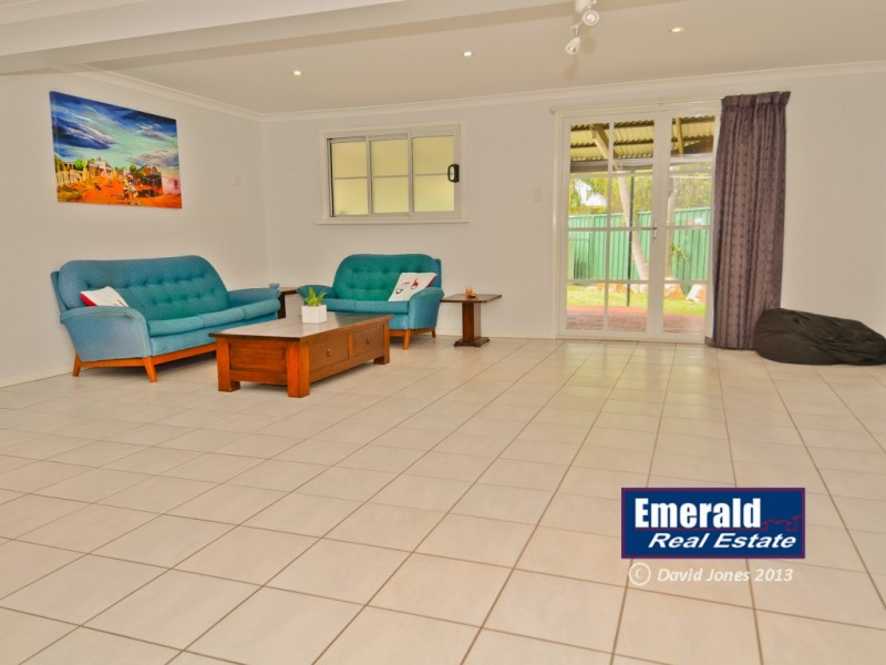 3 Thomas Place, Emerald QLD 4720