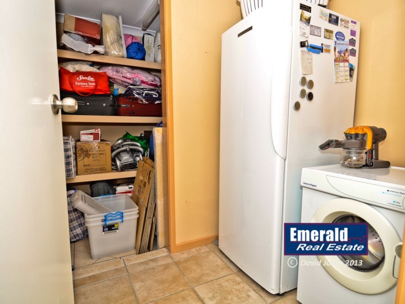 3 Thomas Place, Emerald QLD 4720