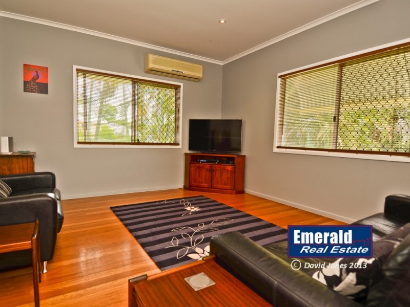 3 Thomas Place, Emerald QLD 4720