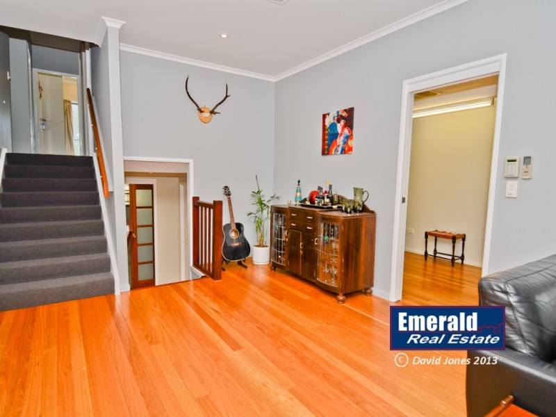 3 Thomas Place, Emerald QLD 4720
