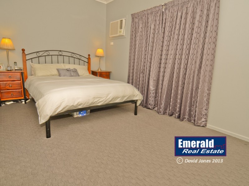 3 Thomas Place, Emerald QLD 4720