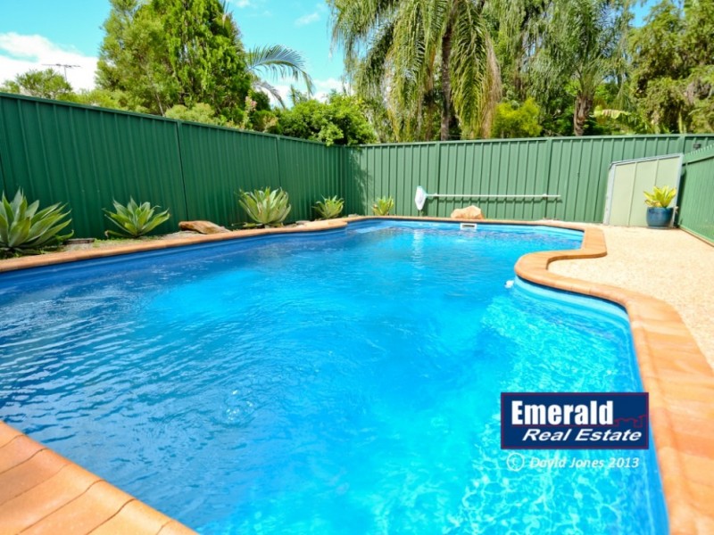 3 Thomas Place, Emerald QLD 4720