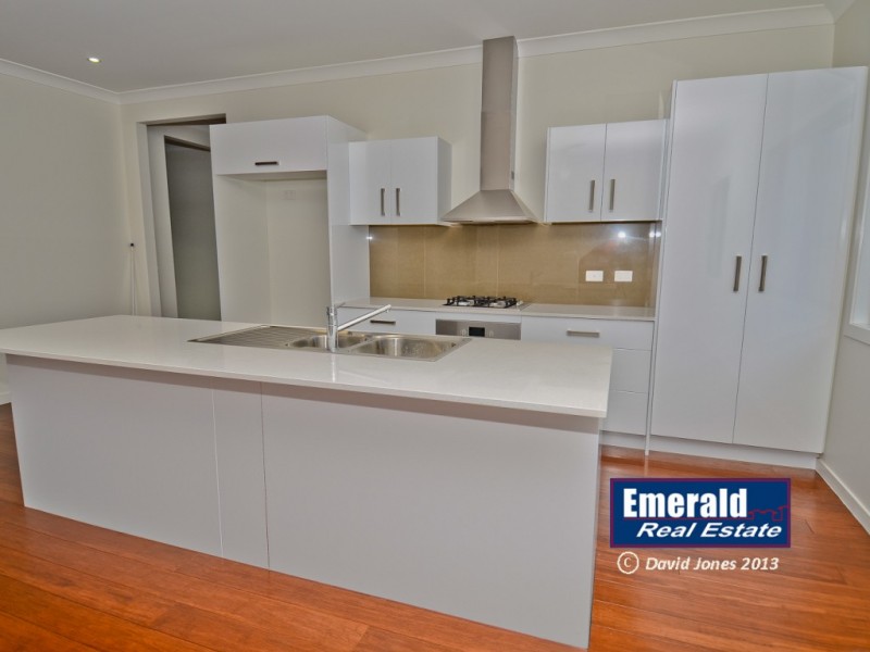 5 Ivers Place, Emerald QLD 4720
