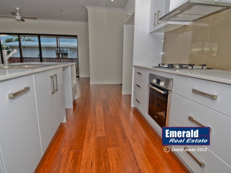 5 Ivers Place, Emerald QLD 4720