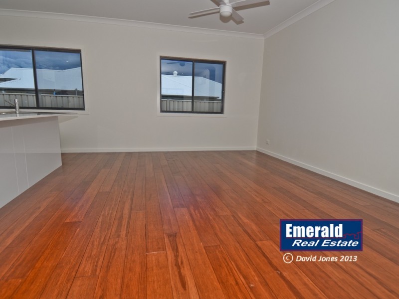 5 Ivers Place, Emerald QLD 4720