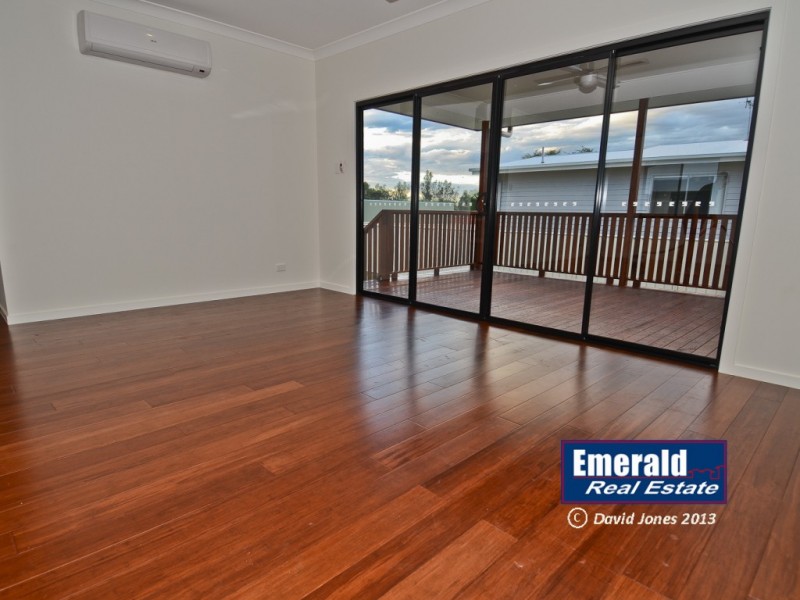 5 Ivers Place, Emerald QLD 4720