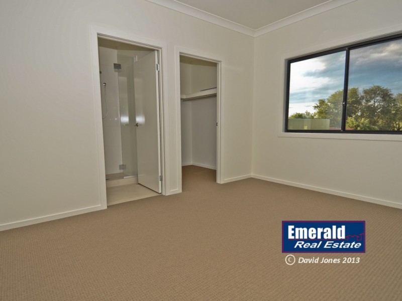 5 Ivers Place, Emerald QLD 4720