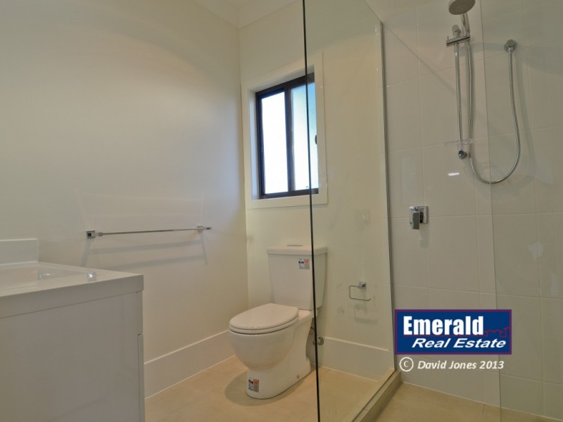 5 Ivers Place, Emerald QLD 4720