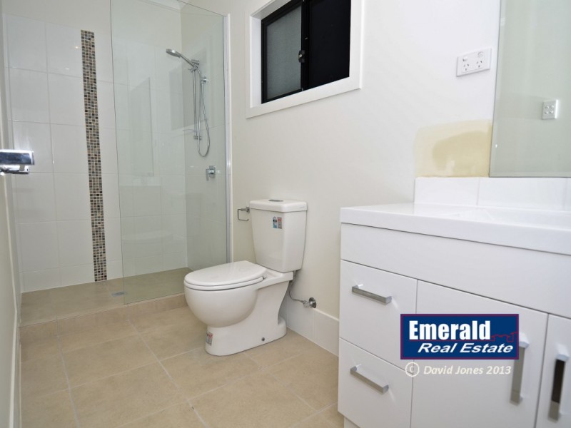 5 Ivers Place, Emerald QLD 4720