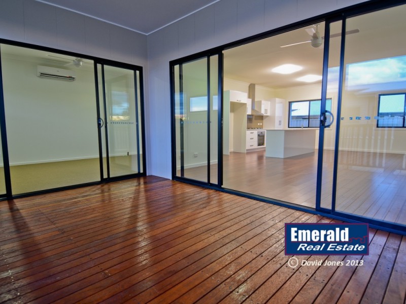 5 Ivers Place, Emerald QLD 4720