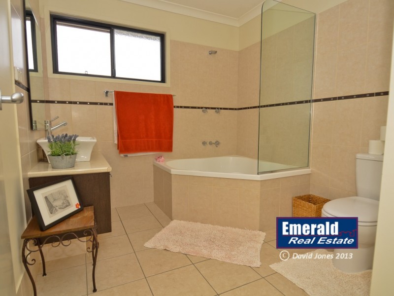Unit 14 68 Moody Street, Emerald QLD 4720