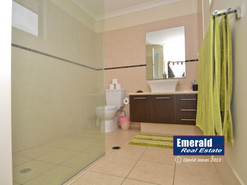 Unit 14 68 Moody Street, Emerald QLD 4720