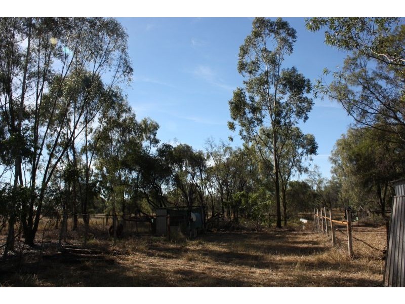 32 Silica Road, Emerald QLD 4720