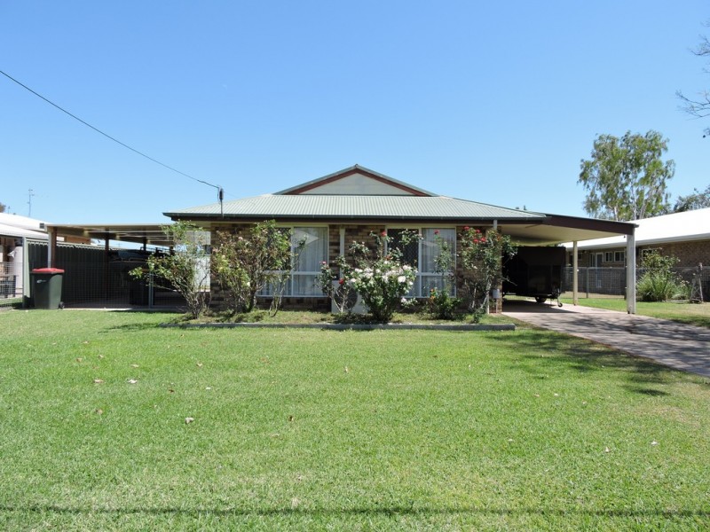11 Cardinal Drive, Emerald QLD 4720