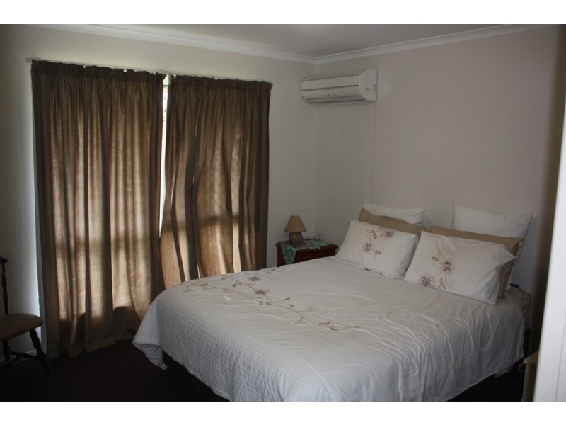 11 Cardinal Drive, Emerald QLD 4720