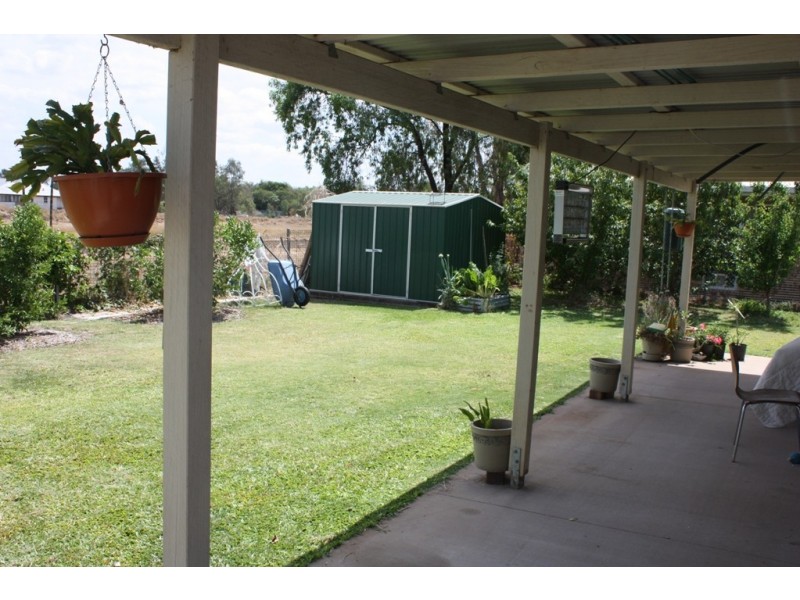 11 Cardinal Drive, Emerald QLD 4720