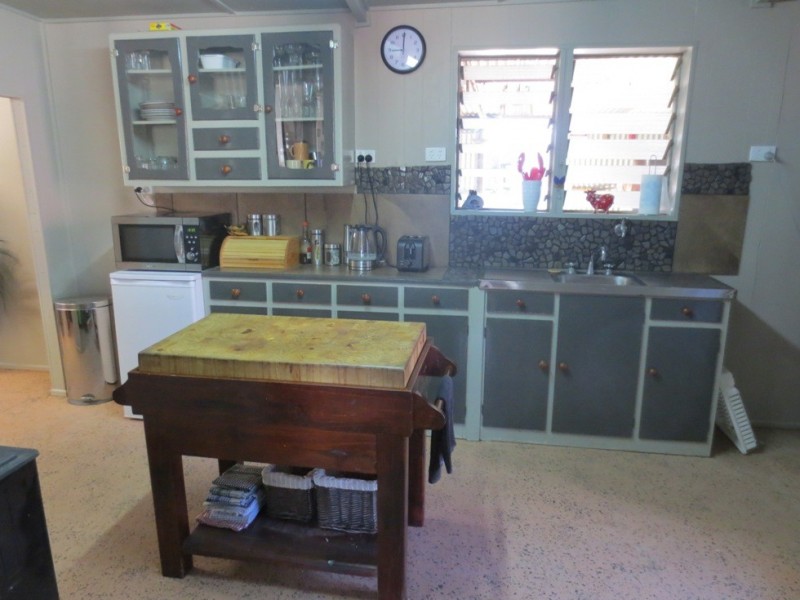 34 Bedford Hill, Rubyvale QLD 4702