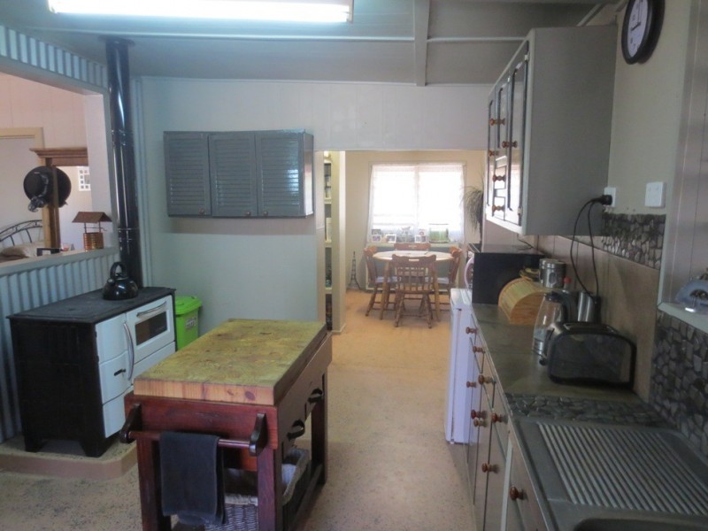 34 Bedford Hill, Rubyvale QLD 4702