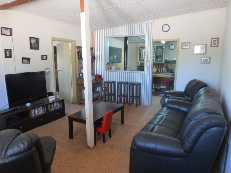 34 Bedford Hill, Rubyvale QLD 4702