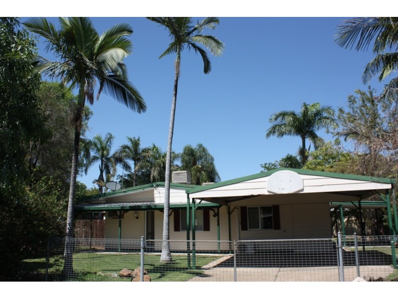 8 Saffola Place, Emerald QLD 4720