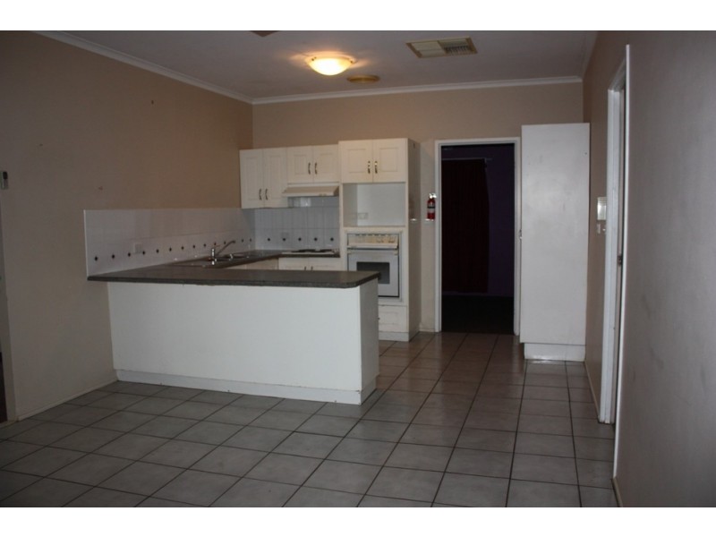 8 Saffola Place, Emerald QLD 4720