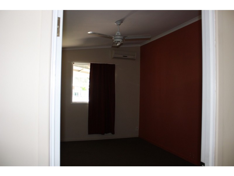 8 Saffola Place, Emerald QLD 4720