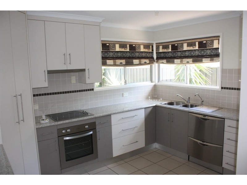 7 Batts Place, Emerald QLD 4720