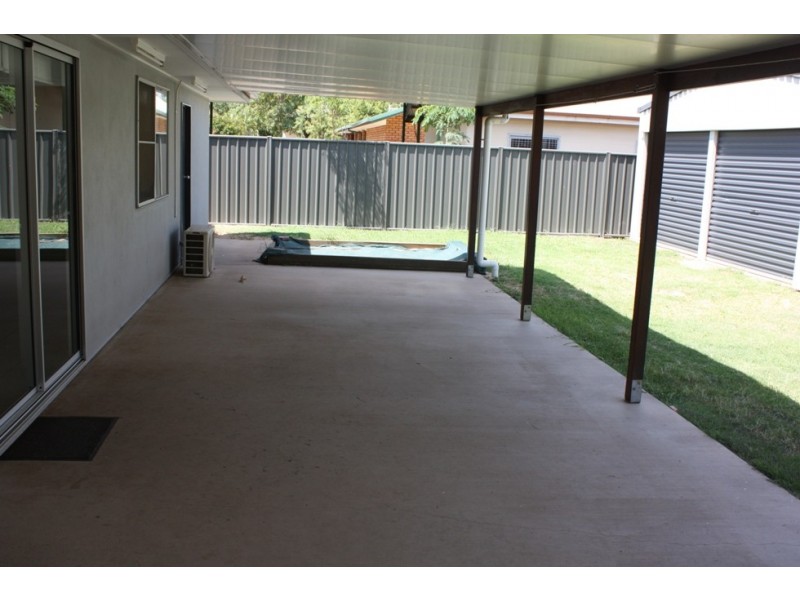 7 Batts Place, Emerald QLD 4720